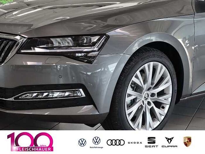 škoda superb - graphite grau metallic
