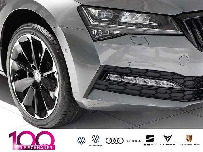 škoda superb combi - graphite grau metallic