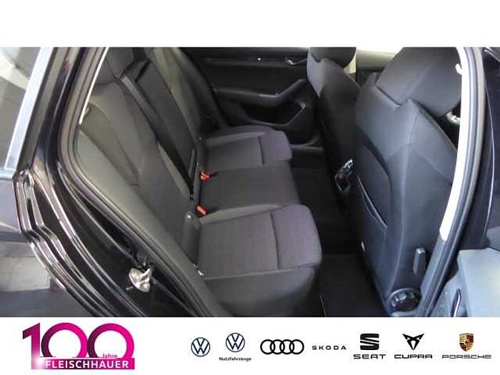 škoda octavia combi - schwarz-magic perleffekt