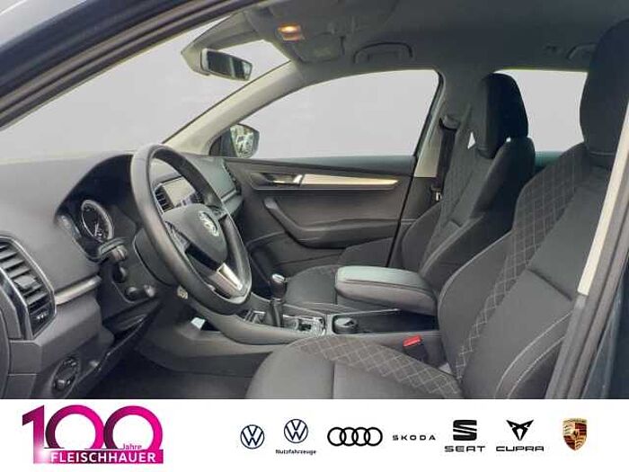 škoda karoq - quarz-grau metallic