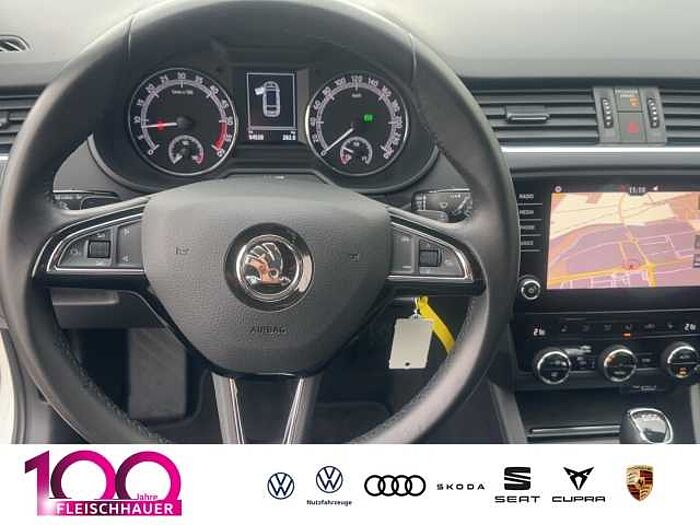 škoda octavia combi - candy-weiss